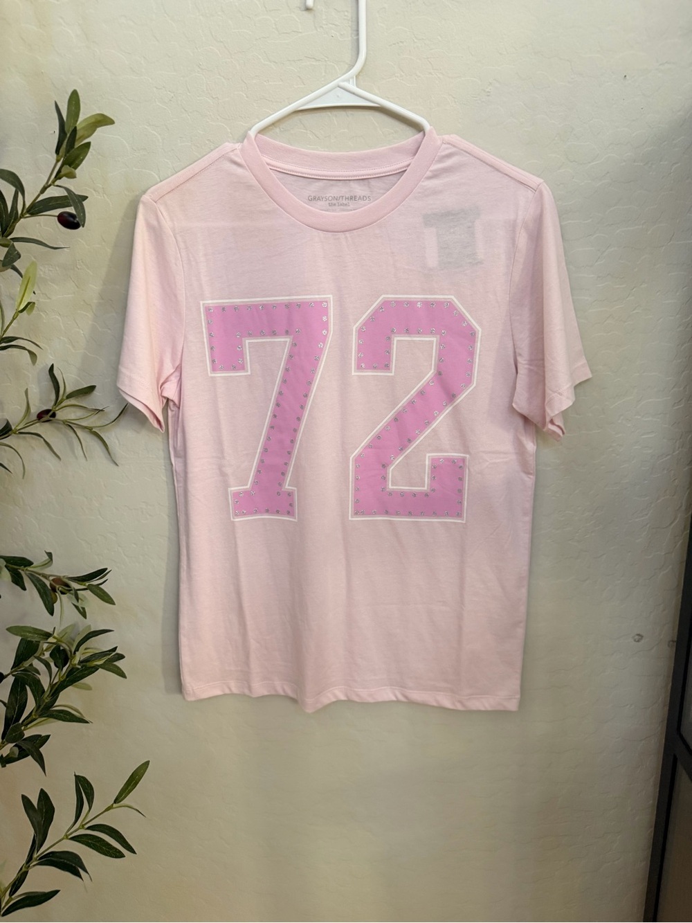 Light Pink Men's Graphic Tee with '72' Detail